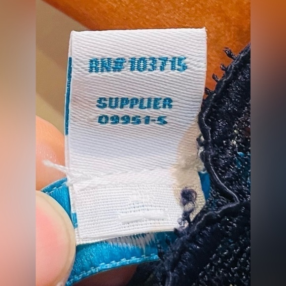 Boutique Brand Womens Plus Lace and Striped Blouse with bow 2X - Picture 7 of 8